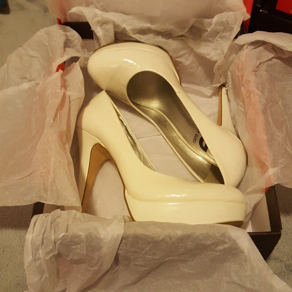 Guess Winna Women's Size 7 White Platform Stiletto Pumps